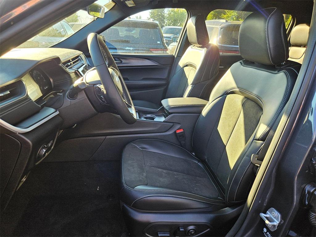 new 2025 Jeep Grand Cherokee L car, priced at $41,493