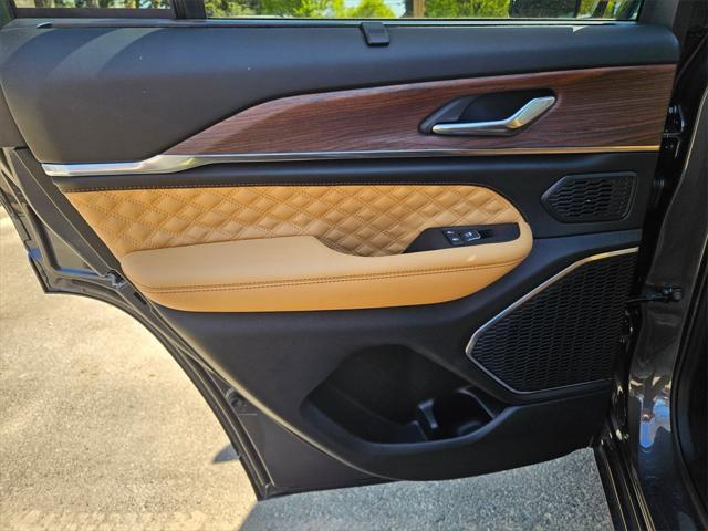 new 2025 Jeep Grand Cherokee car, priced at $59,493