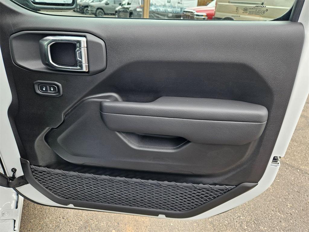 new 2025 Jeep Wrangler car, priced at $35,249
