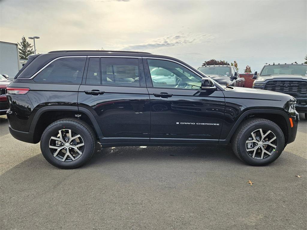 new 2025 Jeep Grand Cherokee car, priced at $39,243
