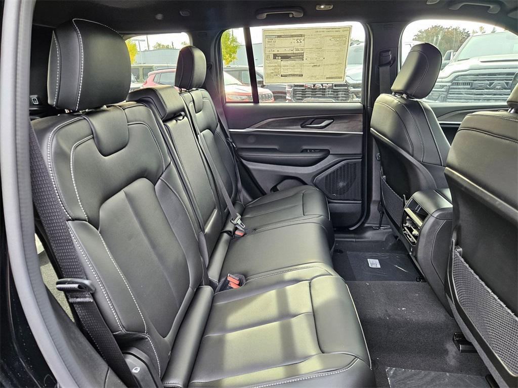 new 2025 Jeep Grand Cherokee car, priced at $39,243