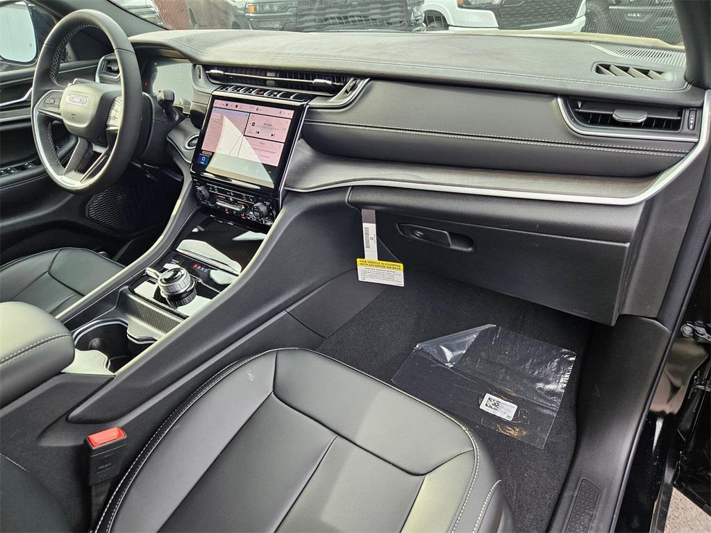 new 2025 Jeep Grand Cherokee car, priced at $39,243