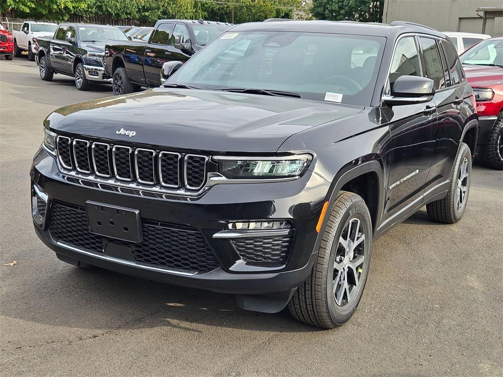 new 2025 Jeep Grand Cherokee car, priced at $39,243