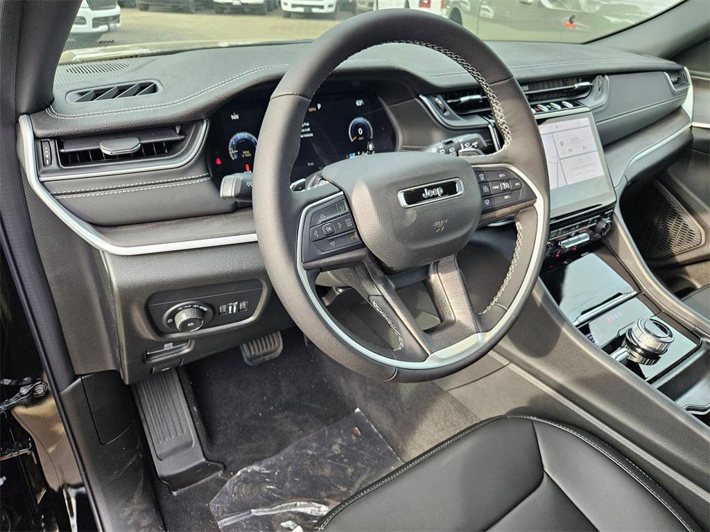 new 2025 Jeep Grand Cherokee car, priced at $39,243