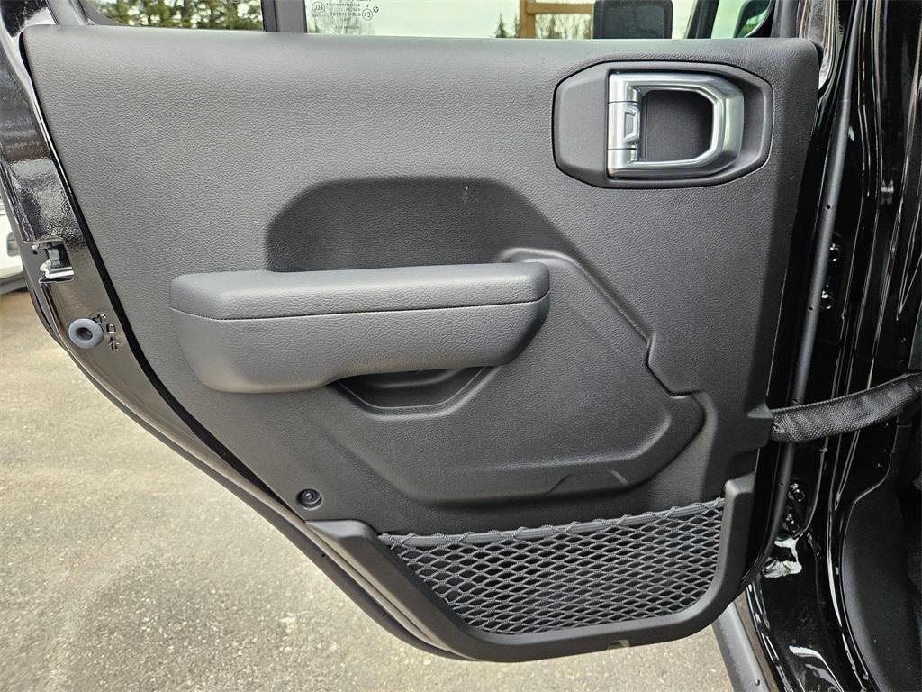 new 2025 Jeep Gladiator car, priced at $45,499