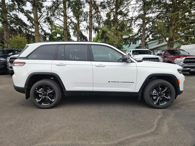 new 2024 Jeep Grand Cherokee car, priced at $41,493