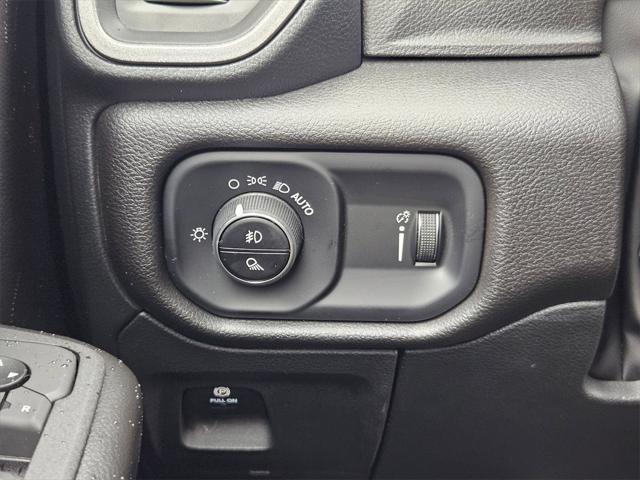 new 2025 Ram 1500 car, priced at $39,993