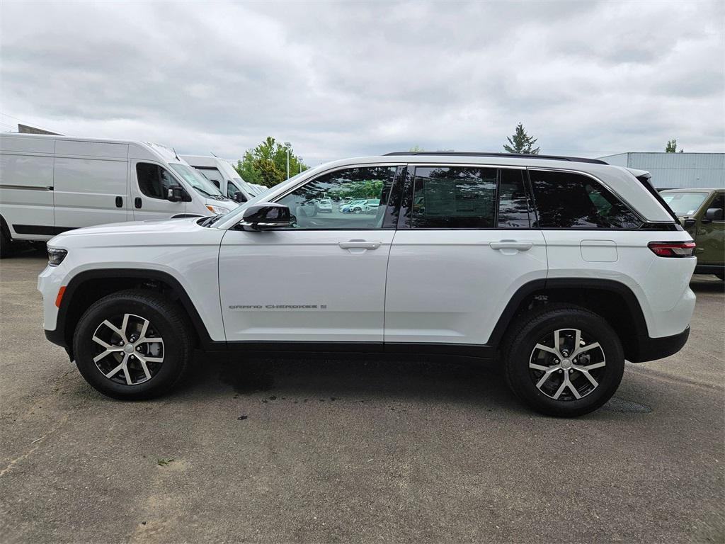 new 2025 Jeep Grand Cherokee car, priced at $39,993