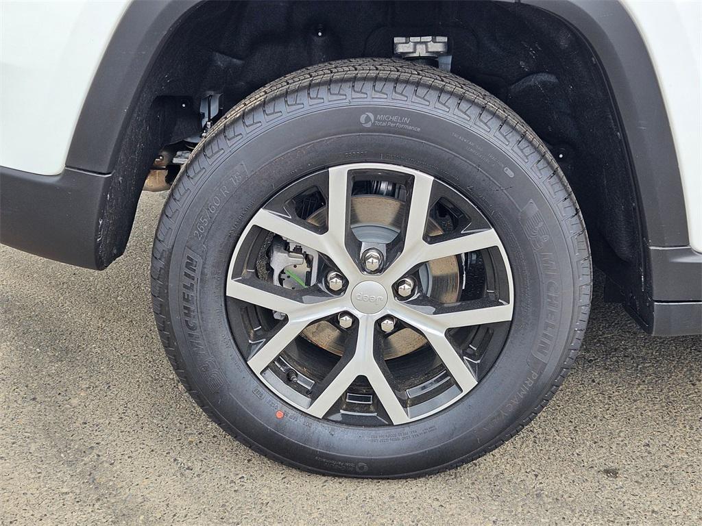 new 2025 Jeep Grand Cherokee car, priced at $39,993