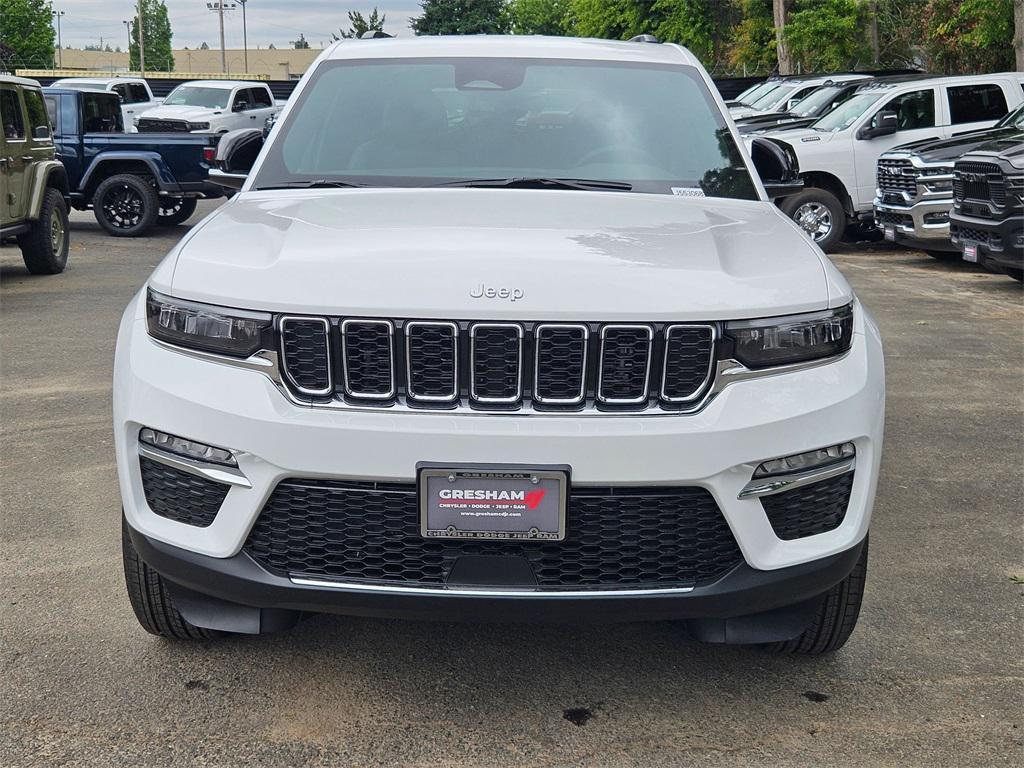 new 2025 Jeep Grand Cherokee car, priced at $39,993