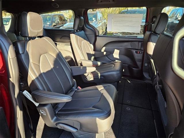 new 2025 Chrysler Pacifica car, priced at $41,993