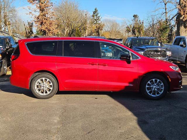 new 2025 Chrysler Pacifica car, priced at $41,993