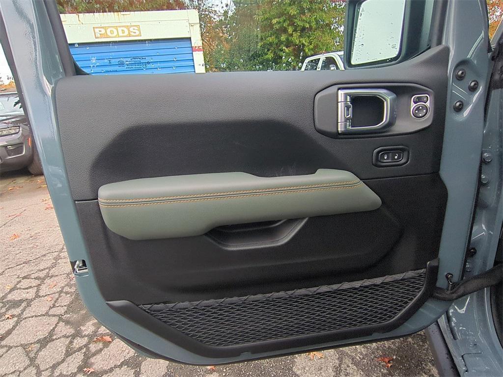 new 2025 Jeep Gladiator car, priced at $50,993