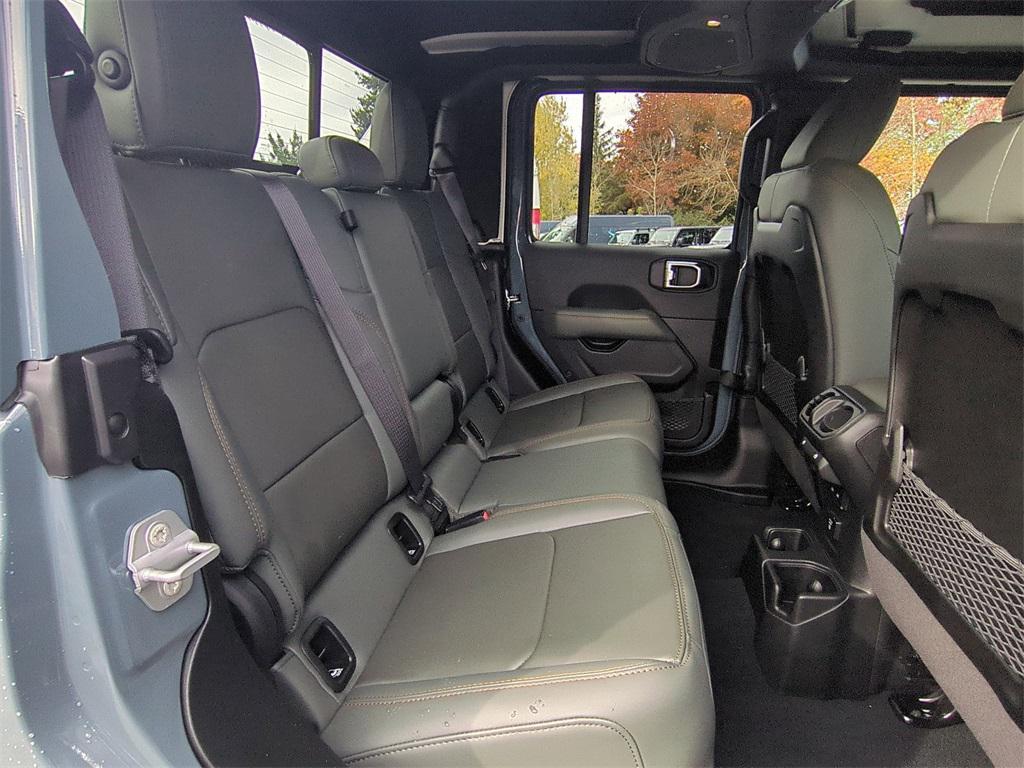 new 2025 Jeep Gladiator car, priced at $50,993