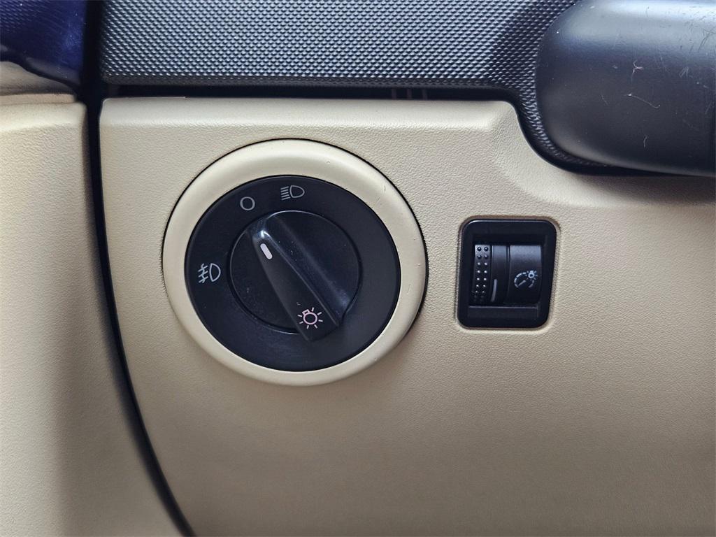 used 2007 Volkswagen New Beetle car, priced at $8,393