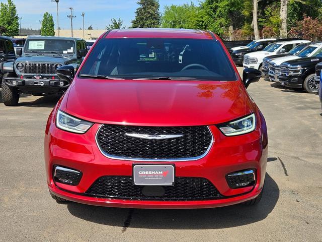 new 2025 Chrysler Pacifica car, priced at $45,948