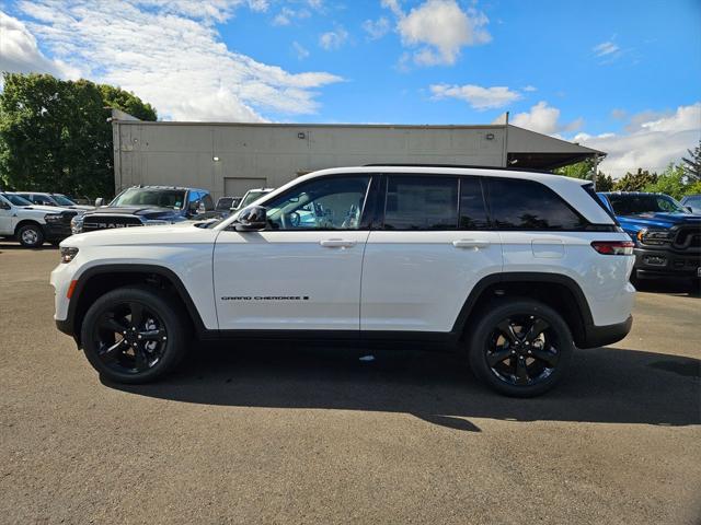 new 2024 Jeep Grand Cherokee car, priced at $38,493