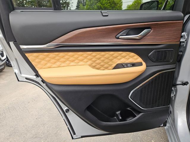new 2025 Jeep Grand Cherokee car, priced at $62,493