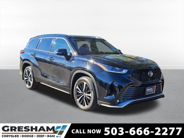 used 2022 Toyota Highlander car, priced at $42,993