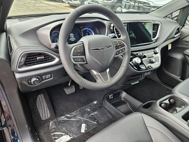 new 2025 Chrysler Pacifica Hybrid car, priced at $41,999