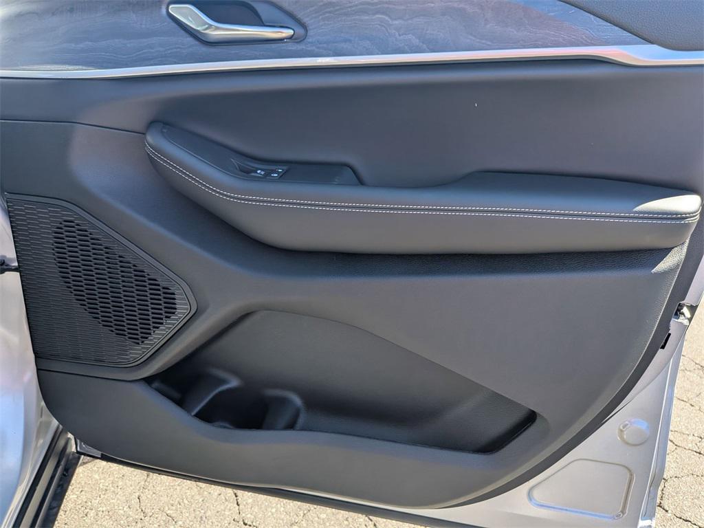 new 2025 Jeep Grand Cherokee car, priced at $45,999