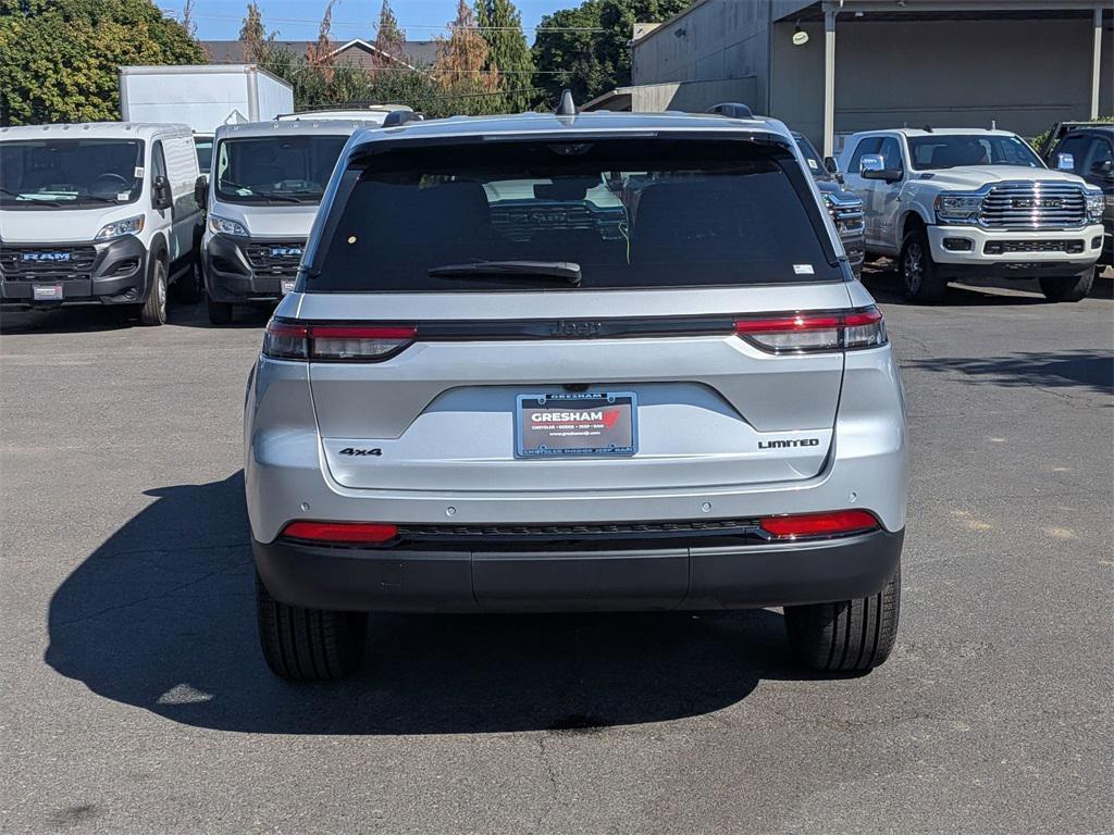 new 2025 Jeep Grand Cherokee car, priced at $45,999