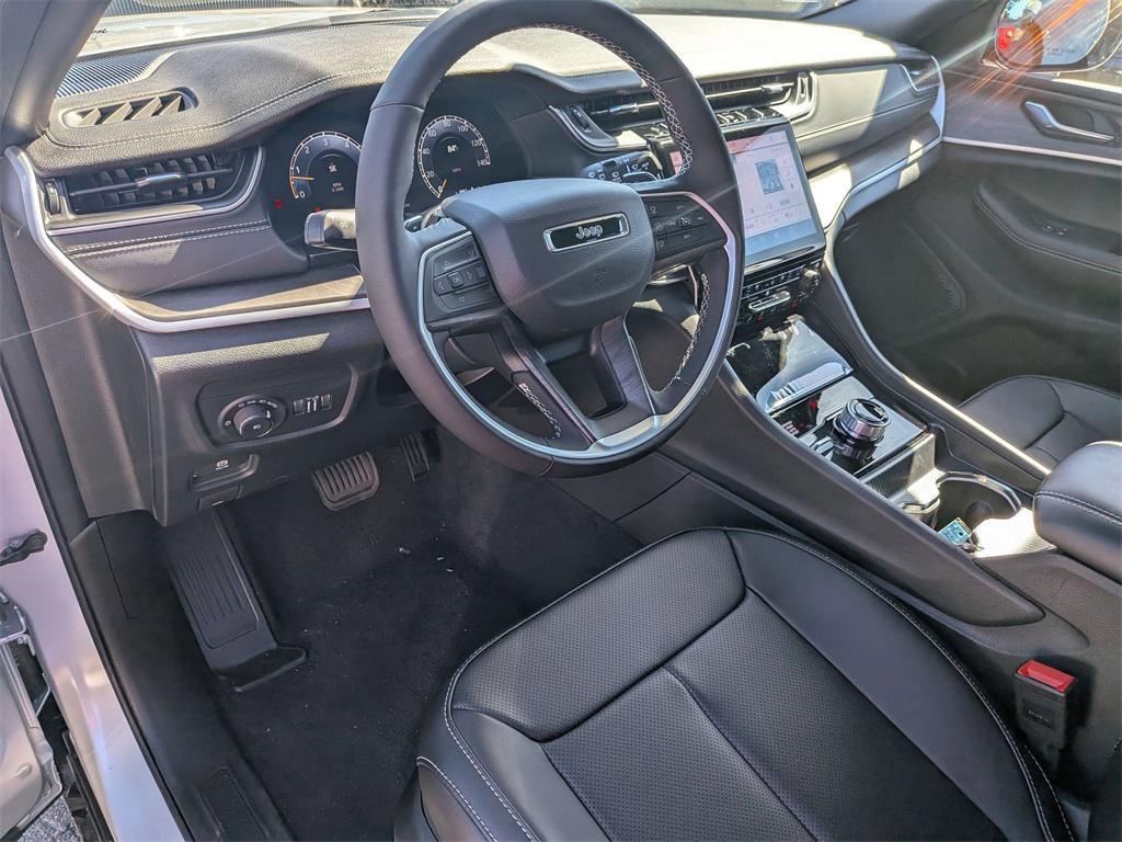 new 2025 Jeep Grand Cherokee car, priced at $45,999