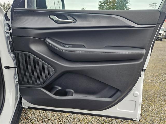 new 2025 Jeep Grand Cherokee car, priced at $35,595