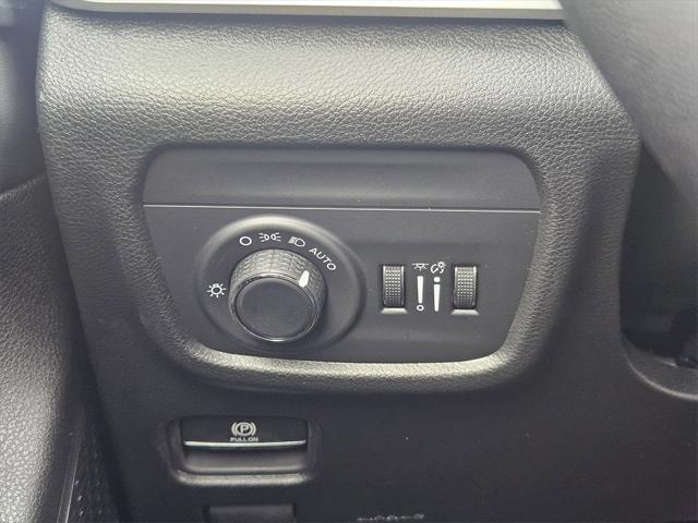 new 2025 Jeep Grand Cherokee car, priced at $35,595