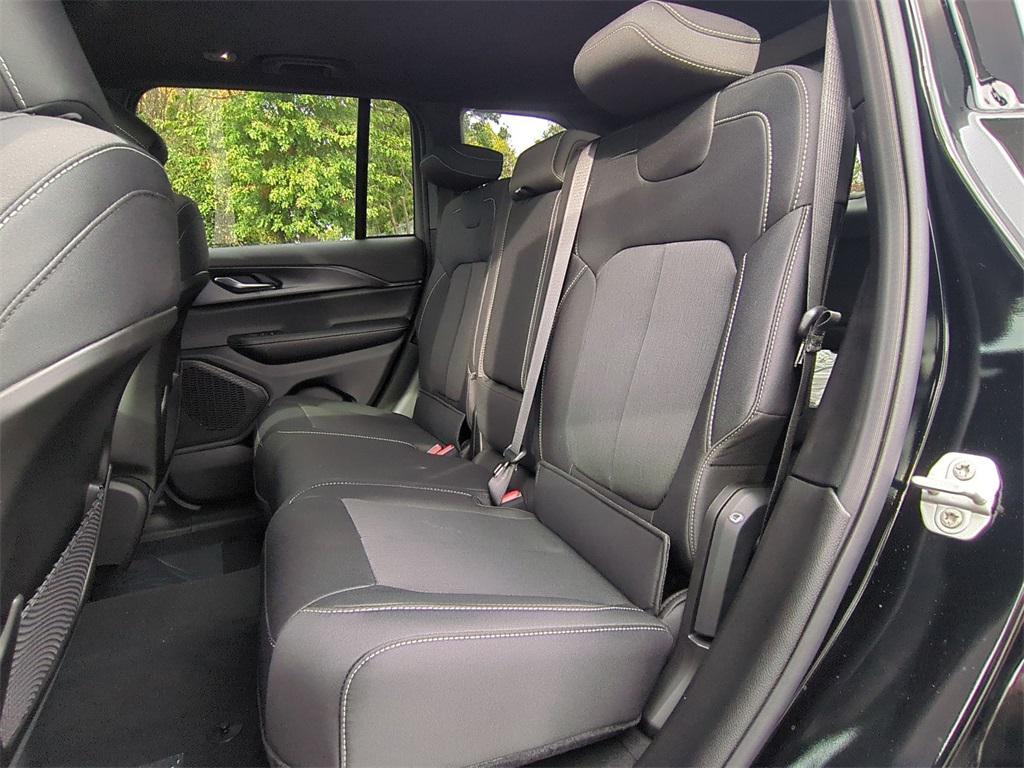 new 2025 Jeep Grand Cherokee car, priced at $39,493