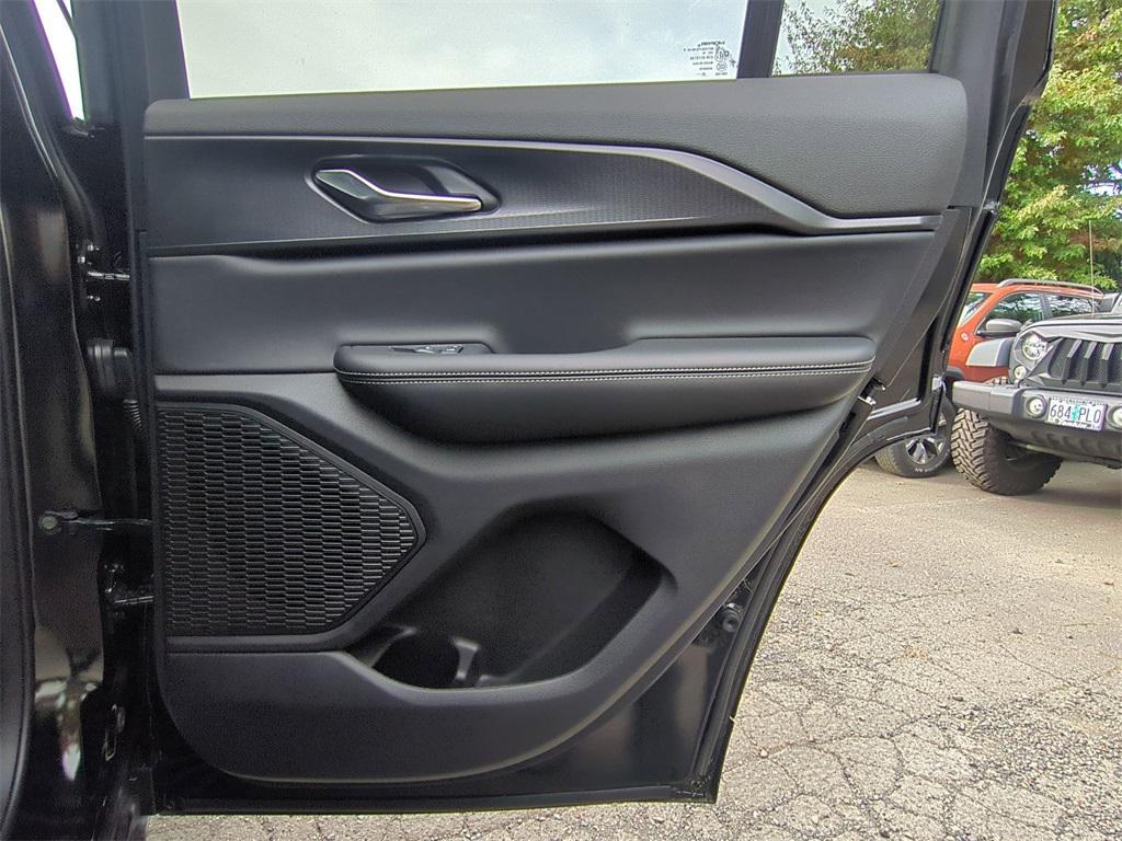 new 2025 Jeep Grand Cherokee car, priced at $39,493