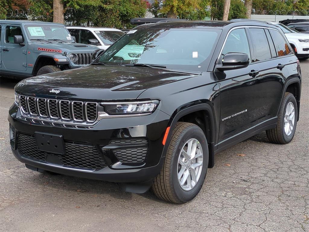 new 2025 Jeep Grand Cherokee car, priced at $39,493