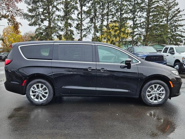 new 2025 Chrysler Pacifica car, priced at $42,249