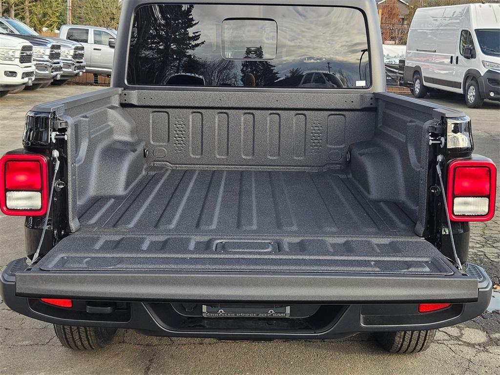 new 2025 Jeep Gladiator car, priced at $37,499