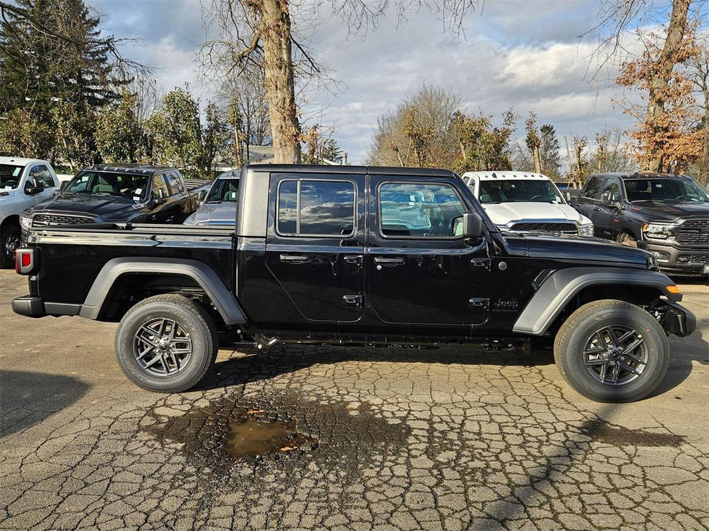 new 2025 Jeep Gladiator car, priced at $37,499