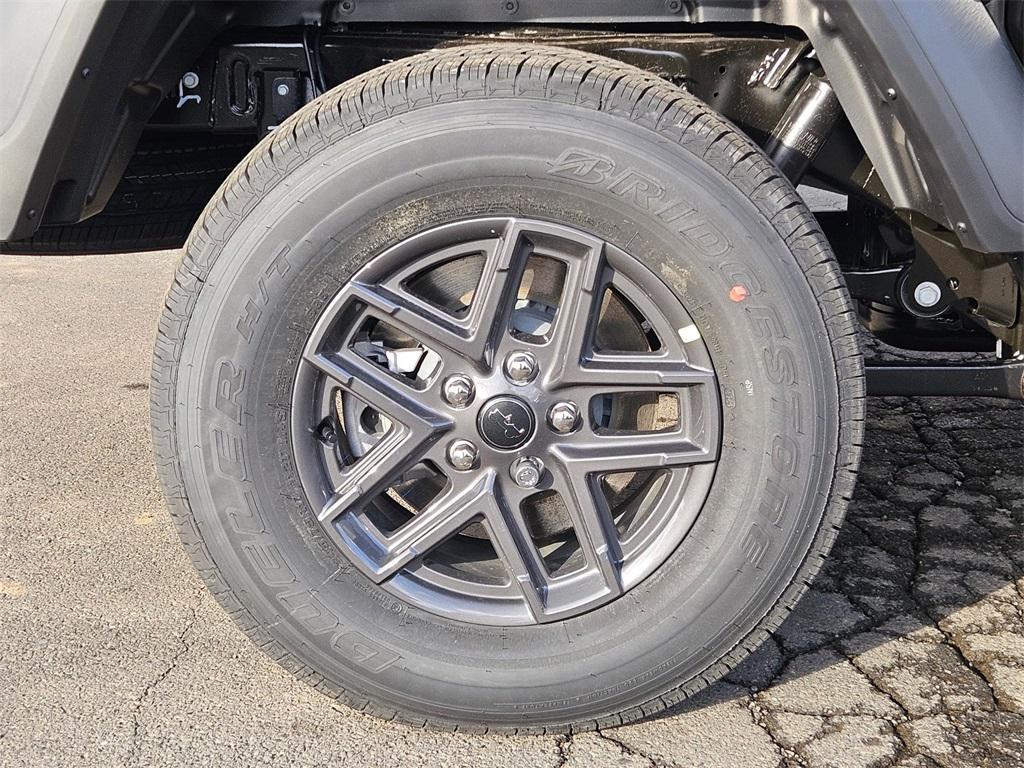 new 2025 Jeep Gladiator car, priced at $37,499