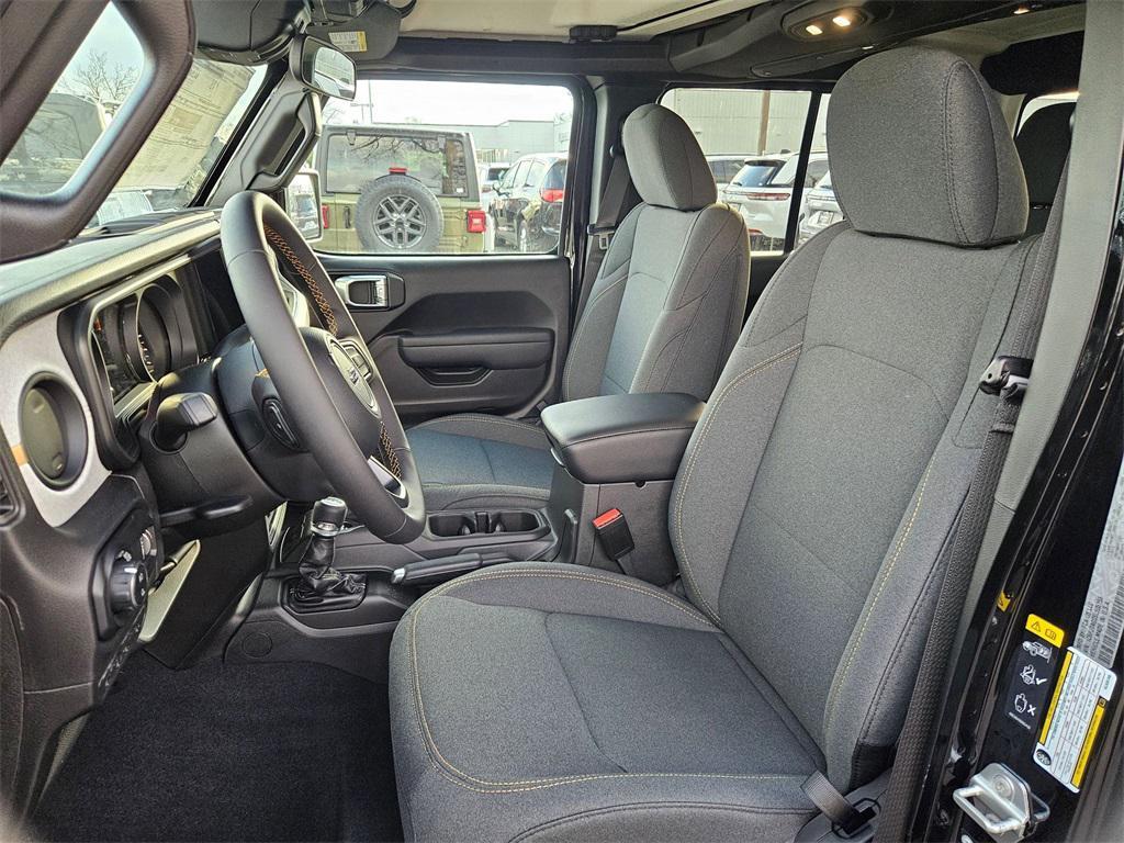 new 2025 Jeep Gladiator car, priced at $37,499