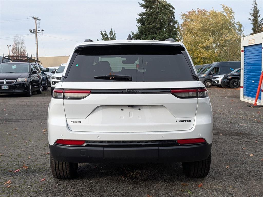 new 2025 Jeep Grand Cherokee car, priced at $44,999
