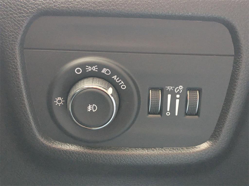 new 2025 Jeep Grand Cherokee car, priced at $44,999