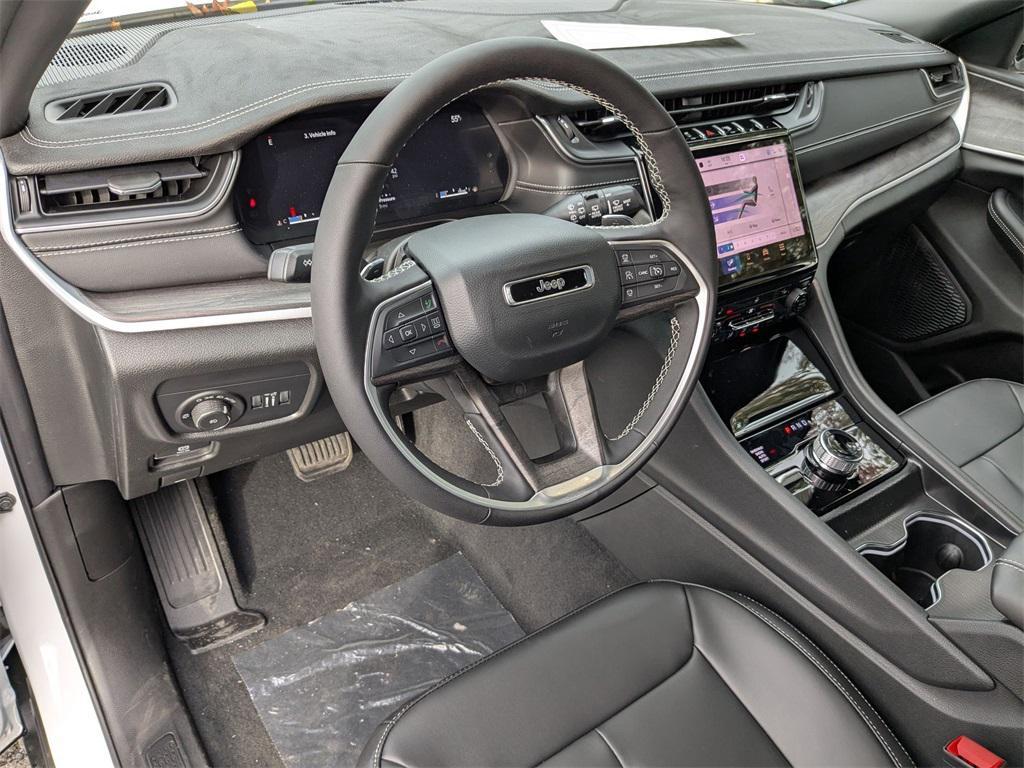 new 2025 Jeep Grand Cherokee car, priced at $44,999