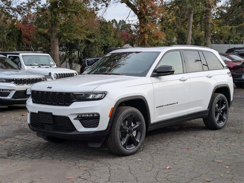 new 2025 Jeep Grand Cherokee car, priced at $44,999