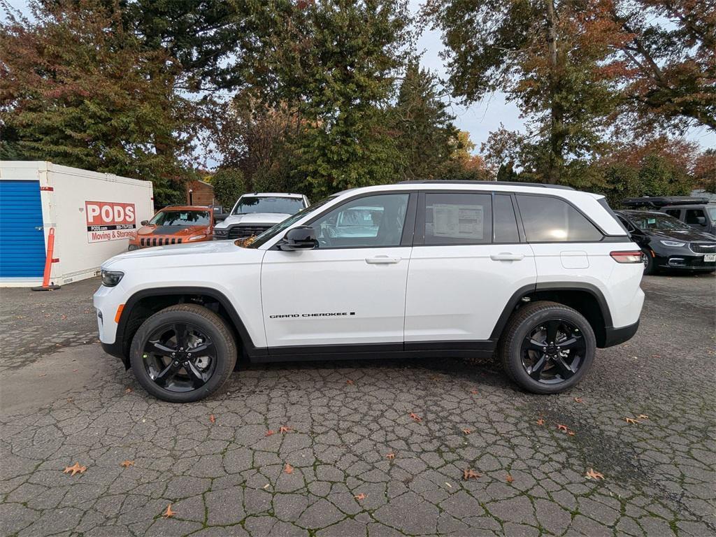 new 2025 Jeep Grand Cherokee car, priced at $44,999