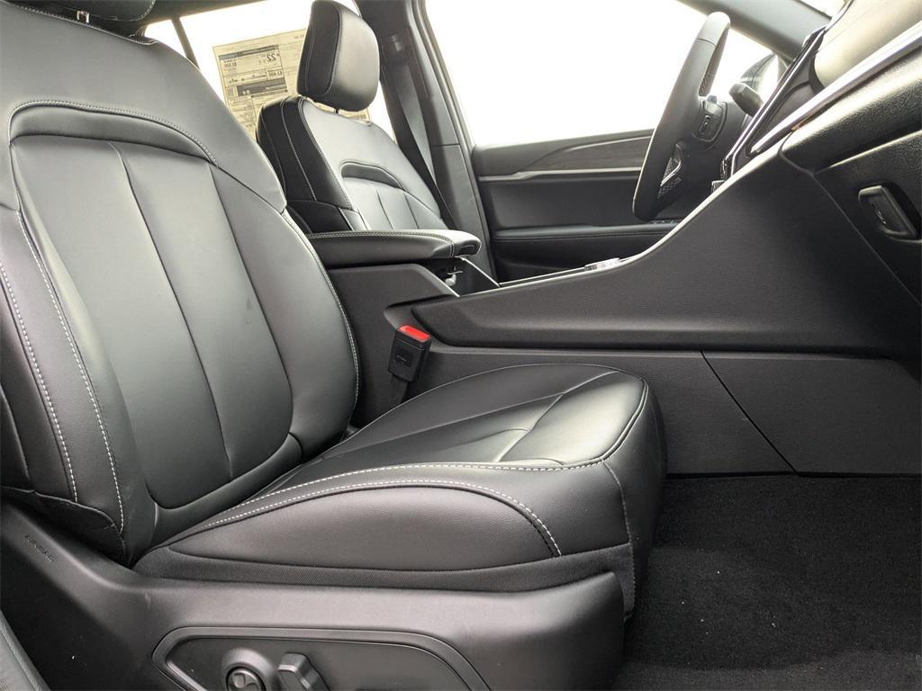 new 2025 Jeep Grand Cherokee car, priced at $44,999