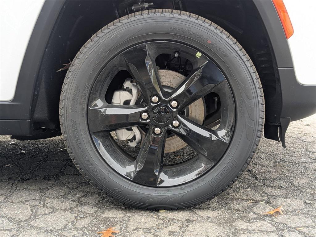 new 2025 Jeep Grand Cherokee car, priced at $44,999