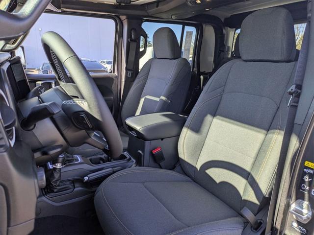 new 2025 Jeep Gladiator car, priced at $46,543