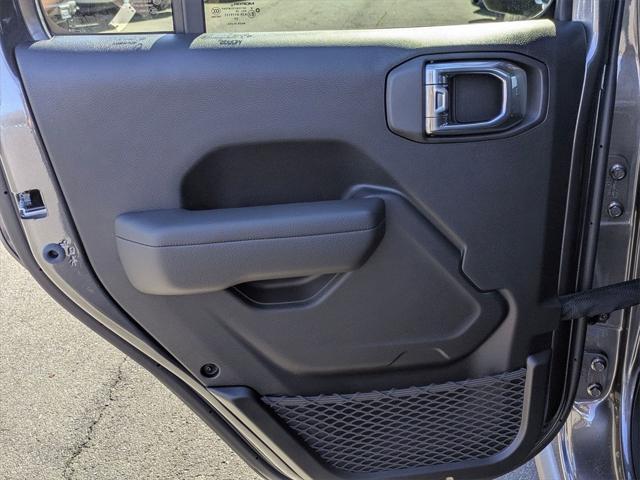 new 2025 Jeep Gladiator car, priced at $46,543