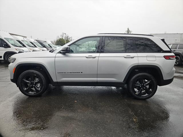 new 2025 Jeep Grand Cherokee car, priced at $42,993