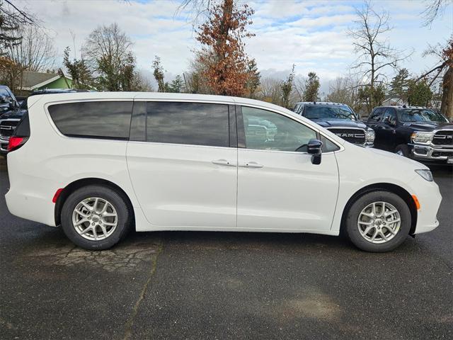 new 2025 Chrysler Pacifica car, priced at $39,993