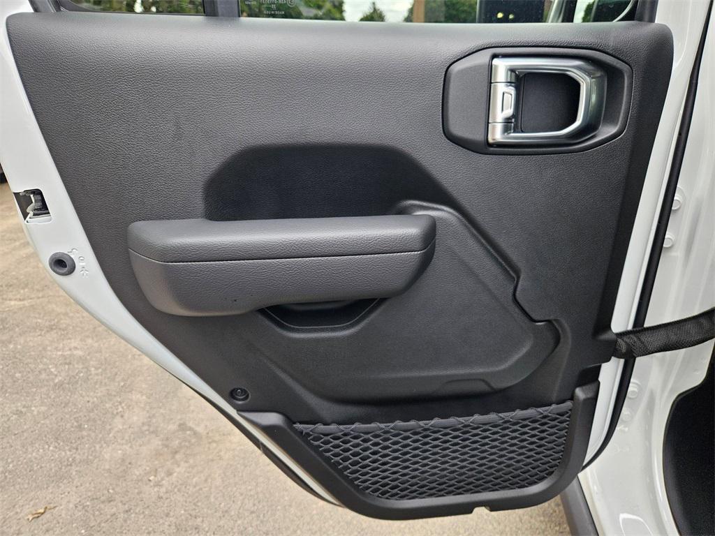 new 2025 Jeep Gladiator car, priced at $45,749