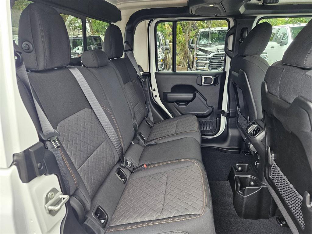 new 2025 Jeep Gladiator car, priced at $45,749